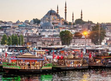 ПРИКАЗКА В ОРИЕНТА- ИСТАНБУЛ И ТУРСКОТО СЕН ТРОПЕ-ТУЗЛА