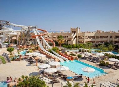 Coral Sea Water World Resort